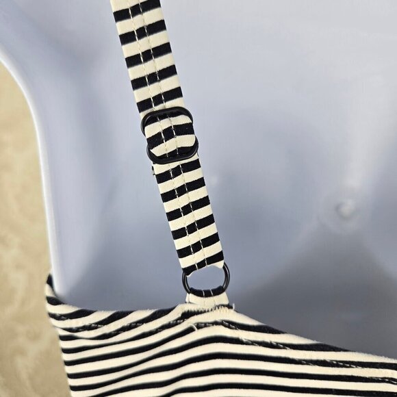 Nip Tuck Swim Sz 6 Tankini Top Black White Horizontal Stripes Ruching Adj Straps - Picture 5 of 10